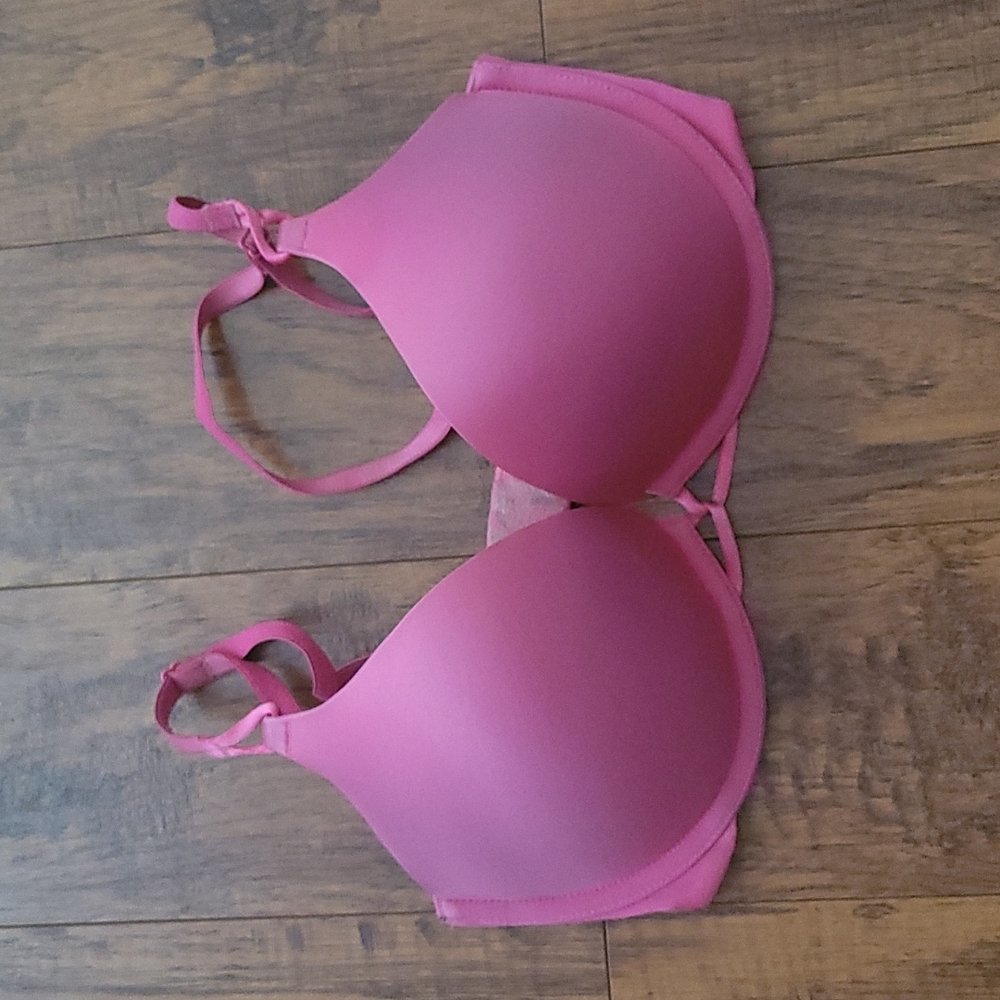 Victoria secret miraculous plunge bra 32D